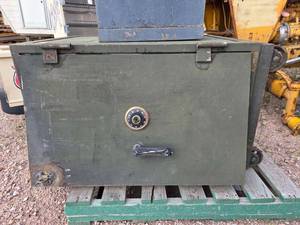 lot 7787 image: Musler Safe Co. Steel Storage Chest 760 LBS