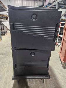 lot 7796 image: Cambro Insulated Food Pan Carrier 2-Compartment Black