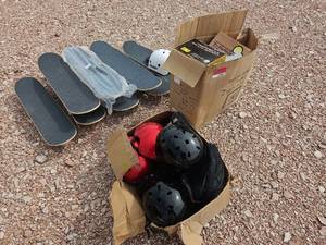 lot 7847 image: Skateboard Lot with Protective Gear and Helmets