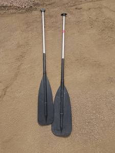 lot 7913 image: Pair of Paddle Oars with Aluminum Shafts and Black Blades