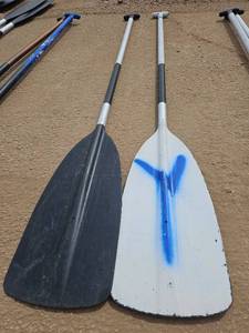 lot 7919 image: Pair of Paddle Oars with Aluminum Shafts and Black Blades