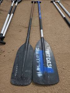 lot 7920 image: Pair of Paddle Oars with Aluminum Shafts and Black Blades