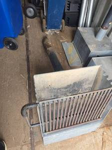 lot 7946 image: Park Style Mounted Grill