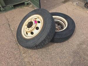 lot 7948 image: (2) Ford F350 Dually Wheels And Tires