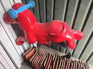 lot 7949 image: Clifford The Big Red Dog Lawn Jumper