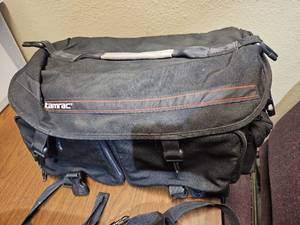 lot 9362 image: Tamrac Camera Bag with Film Pockets and Dividers