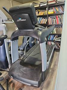 lot 9365 image: Life Fitness Treadmill with FlexDeck Shock Absorption System