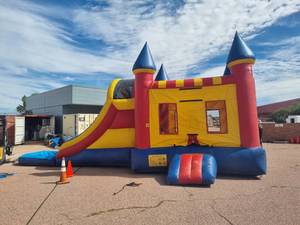 lot 7928 image: Inflatable Castle Bounce and Slide Combo