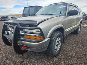 lot 7556 image: 2003 Chevrolet Blazer