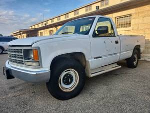 lot 503 image: 1993 Chevrolet C1500 Pickup Truck Single Cab