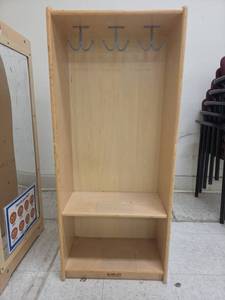 lot 1026 image: Kaplan Wooden Storage Cubby Coat Rack w Shelves