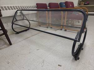 lot 1029 image: 6ft Sneeze Guard