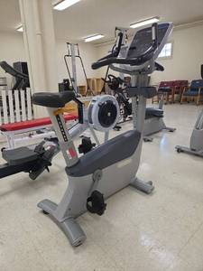 lot 1062 image: Precor Upright Exercise Bike w Digital Console