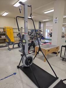 lot 1071 image: Concept2 SkiErg Ski Machine Indoor Cardio Equipment
