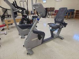 lot 1075 image: Precor Upright Exercise Bike w Digital Console
