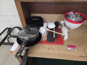 lot 1086 image: George Foreman Grill with Accessories Bundle