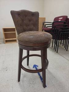 lot 1096 image: Swivel Bar Stool with Button-Tufted Back &amp Nailhead Trim