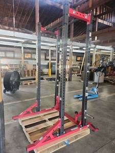lot 15512 image: Sherpa Benchtop 6-Post Adjustable Strength Press Frame