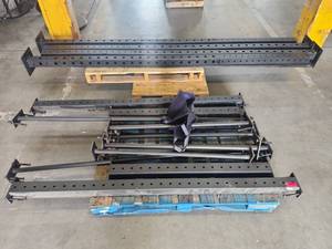 lot 15513 image: Vulcan Metal Pull-Up Bar Stand