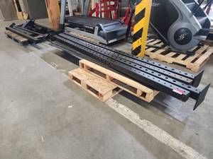 lot 15515 image: Vulcan Metal Pull-Up Bar Stand