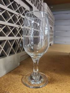 lot 22021 image: Commercial Glasses w Dishwasher Rack&nbsp