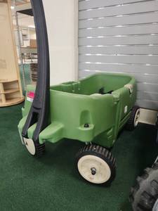 lot 22027 image: Little Tikes Wagon