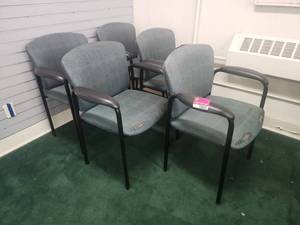 lot 22031 image: (5) Upholstered Waiting Room Chairs w Armrests