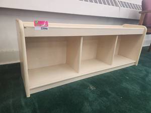lot 22046 image: Cream Wooden Storage Bench w 3 Compartments