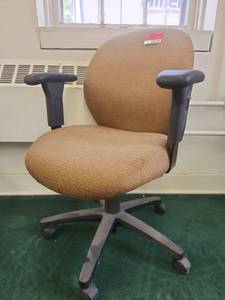 lot 22058 image: Office Task Chair with Adjustable Arms and Casters