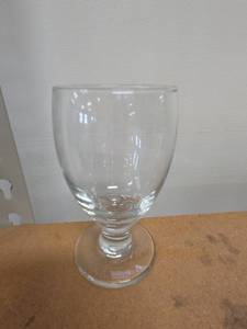 lot 22136 image: Commercial Glasses w Dishwasher Rack&nbsp
