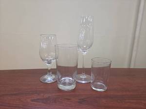 lot 22145 image: Glassware Lot Stemware, Goblets & Drinking Glasses