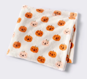 lot 44146 image: Pumpkin Face Print Throw Blanket