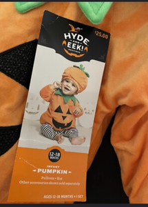 lot 44416 image: Hyde and Eek Infant Pumpkin Pullover Hat 0-12 Months