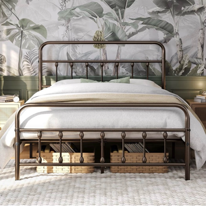 lot 44603 image: Metal Frame Bed with Headboard and Footboard