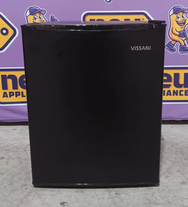 lot 44569 image: Vissani Compact Refrigerator Black