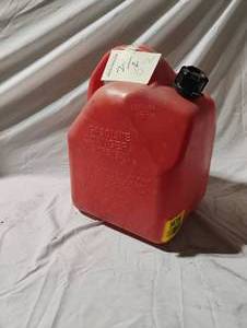 lot 34736 image: 5-gallon gas can