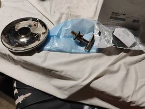 lot 34754 image: Polished metal T-shaped lever handle kit
