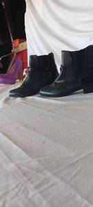 lot 34680 image: Size - 6.5 Womens black boots size