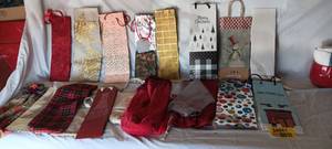 lot 34687 image: Bundle of Christmas gift bags