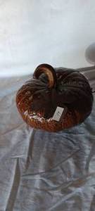 lot 34700 image: Fall ceramic pumpkin decor