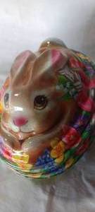lot 34707 image: Vintage Easter Bunny basket with lid