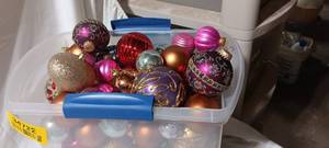lot 34722 image: Tub of various round Christmas ornaments in different sizes and colors