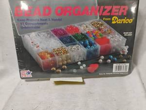 lot 34998 image: Plastic organizer bin with lid