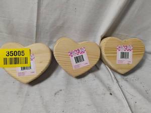 lot 35005 image: 3 wooden heart jewelry boxes with hinged lids and a small mirror on lid