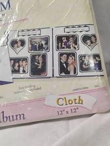 lot 35020 image: Straphinge cloth Album 12x12 with stainless steel clasps