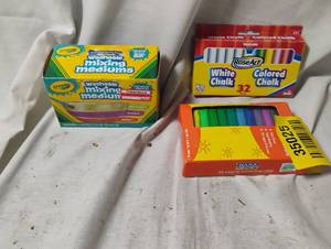 lot 35025 image: Box of washable mixing mediums, White and colored chalk, multi colored clay