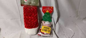 lot 34959 image: Christmas tree skirt, Santa garland