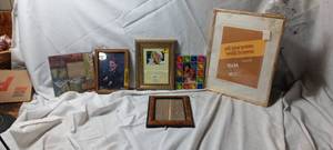 lot 35052 image: 6 Picture frames in various colors and sizes