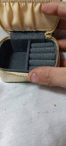 lot 35092 image: Travel zipper jewelry holder