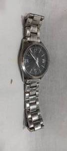 lot 35123 image: Mens silver watch